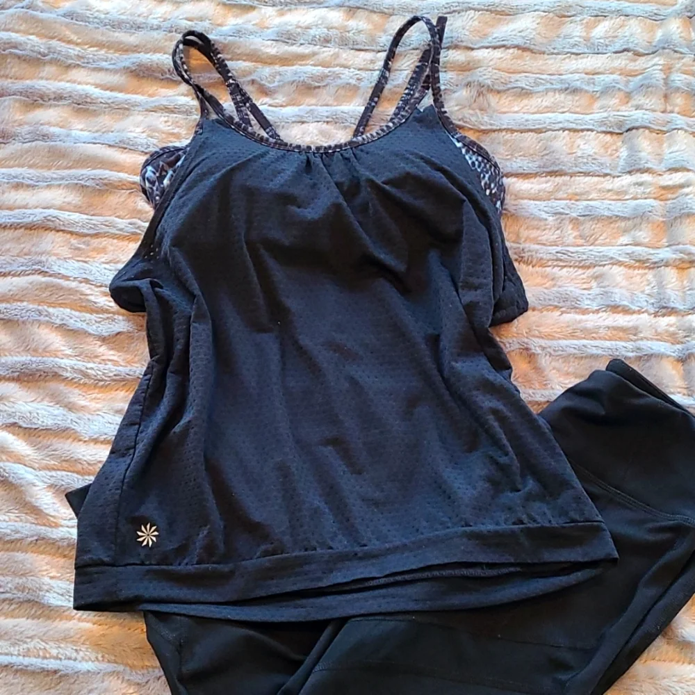 ❌️SOLD❌️ Athleta Cobra Dot Invigorate 2 in 1 Tank - Picture 4 of 10
